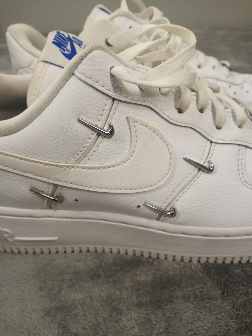 Nike Air Force1 Men’s White Low-Top Sneakers Size 10